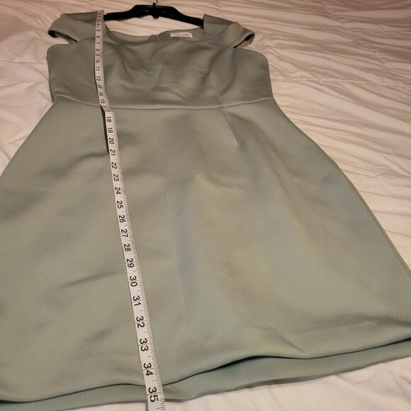 Calvin Klein Wide Open Neck, Cap Sleeve - Size 12 - Picture 4 of 4